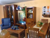 Salón completo y mesa + sillas